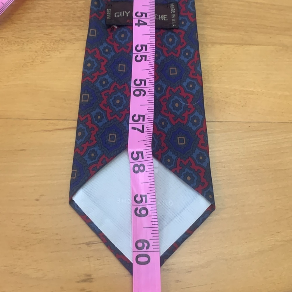 Guy LaRoche Made in USA Silk Tie Navy with Red Floral pattern 60"L x 3.25"W EUC - Picture 6 of 8
